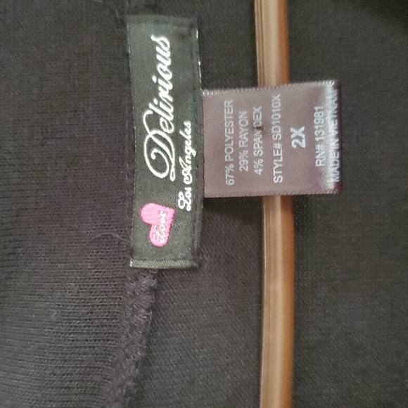 Cute black dress. - Picture 3 of 3